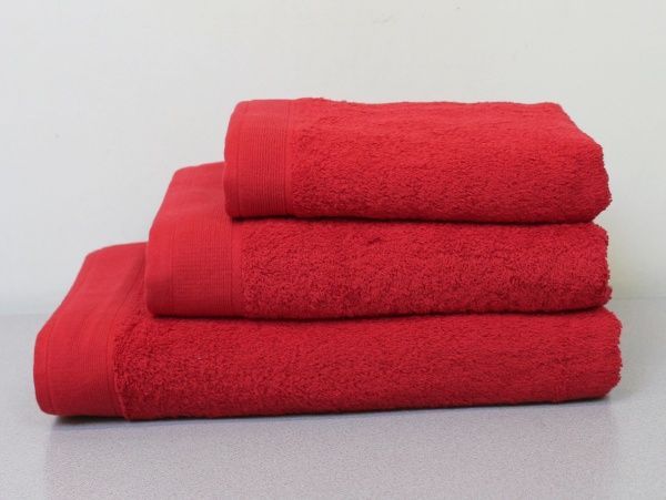 Полотенце махровое 100х150 красный, "GUTEN MORGEN"